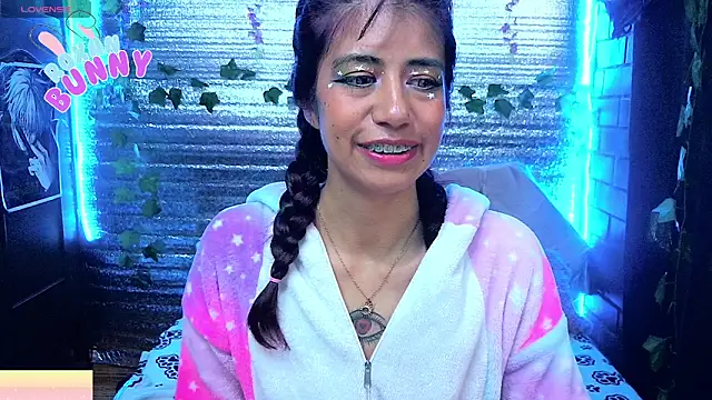 Roxanbunny1 online show from 03-27-26, 04:18