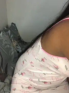 Snapshot of Rose_Olivia chatting on 01-14-25, 12:56 Rose Olivia online show from 01-14-25, 12:56