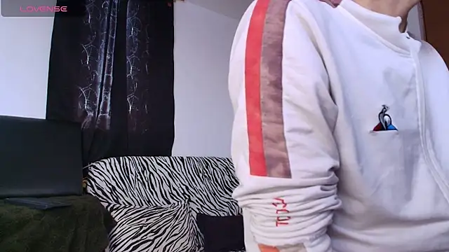 kisstarxxx online show from 12-18-25, 08:59