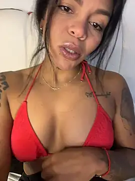 Snapshot of Charly_ chatting on 10-31-25, 02:56 Charly online show from 10-31-25, 02:56