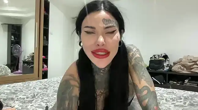 Snapshot of claudiacvc95 chatting on 12-06-24, 11:11 claudiacvc95 online show from 12-06-24, 11:11