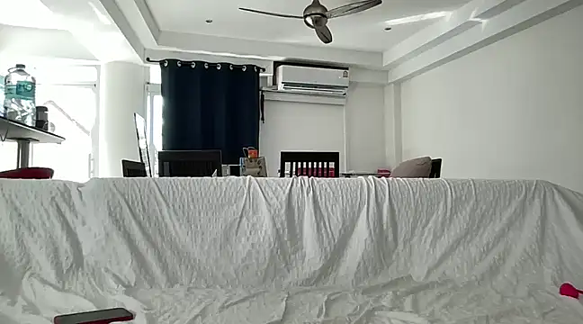 Snapshot of claudiacvc95 chatting on 02-09-25, 08:33 claudiacvc95 online show from 02-09-25, 08:33