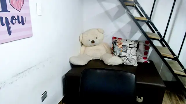 samantha baby  online show from 12-17-24, 01:18