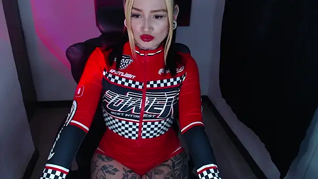 Snapshot of Anaii_Gomez chatting on 01-06-25, 05:59 Anaii Gomez online show from 01-06-25, 05:59