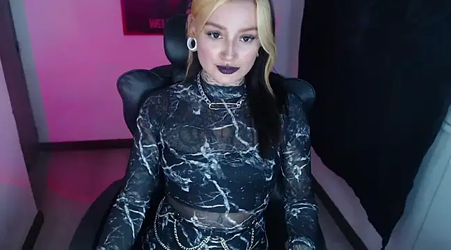 Snapshot of Anaii_Gomez chatting on 01-17-25, 07:49 Anaii Gomez online show from 01-17-25, 07:49