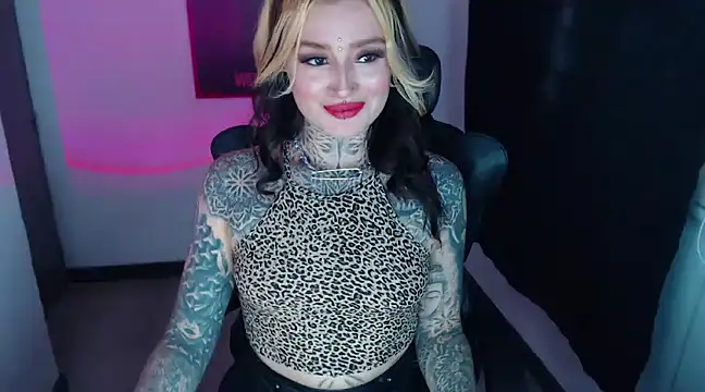 Snapshot of Anaii_Gomez chatting on 02-07-25, 08:10 Anaii Gomez online show from 02-07-25, 08:10