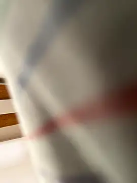 Snapshot of la_chiennete chatting on 09-12-25, 12:16 la chiennete online show from 09-12-25, 12:16