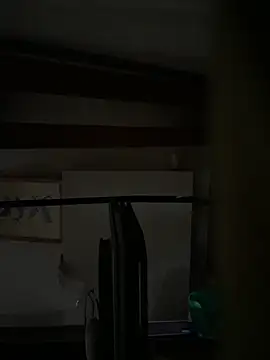 Snapshot of la_chiennete chatting on 10-27-25, 08:40 la chiennete online show from 10-27-25, 08:40