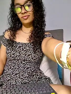 Snapshot of angela__98 chatting on 05-22-26, 12:44 angela 98 online show from 05-22-26, 12:44