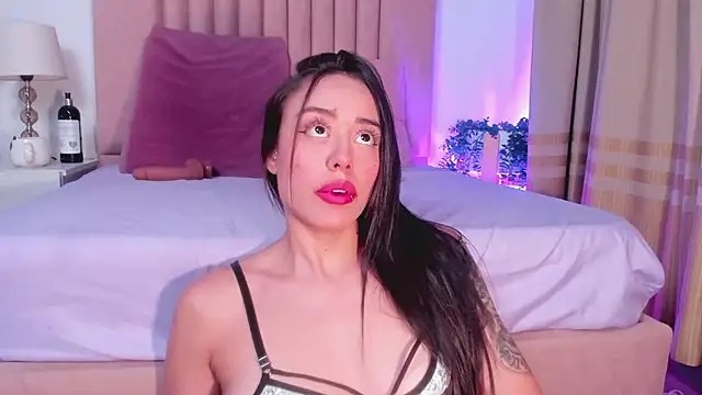 NoraDasilva online show from 01-12-25, 04:00