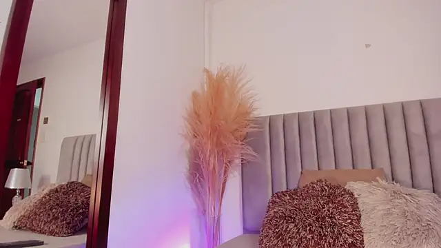 NoraDasilva online show from 02-27-25, 12:43