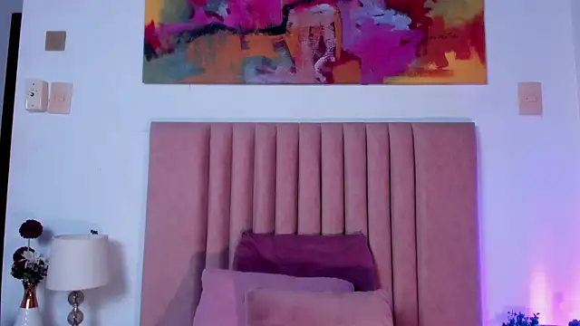 NoraDasilva online show from 03-12-25, 12:31