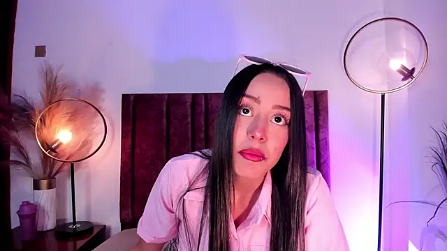 NoraDasilva online show from 03-13-25, 09:37