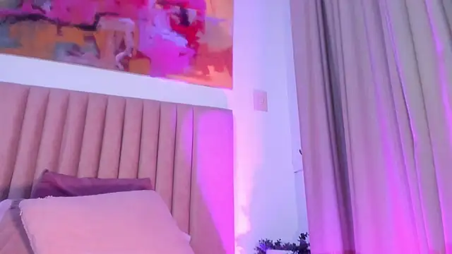 NoraDasilva online show from 03-19-25, 02:05