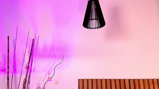 NoraDasilva online show from 09-13-25, 12:21