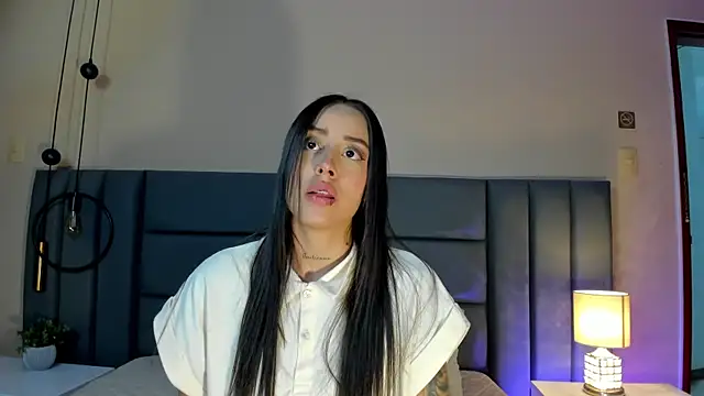 NoraDasilva online show from 09-25-25, 12:58