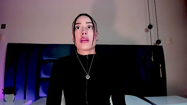 NoraDasilva online show from 03-25-26, 12:27