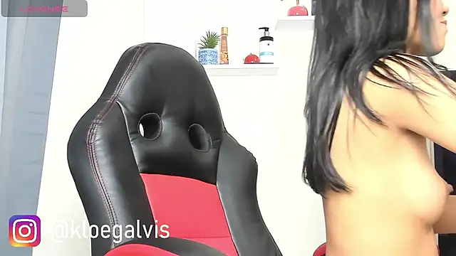 Snapshot of Kloe-squirts chatting on 03-13-25, 04:12 Kloe-squirts online show from 03-13-25, 04:12