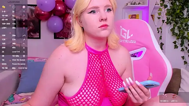 art lovee online show from 10-05-25, 01:15