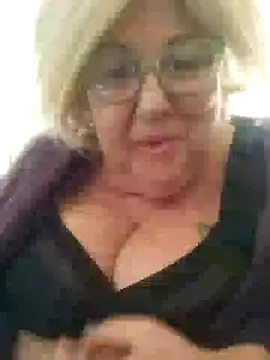 Snapshot of Merilulla chatting on 02-05-25, 02:05 Merilulla online show from 02-05-25, 02:05