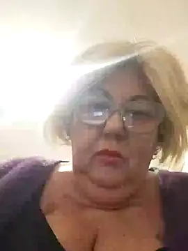 Snapshot of Merilulla chatting on 02-06-25, 01:16 Merilulla online show from 02-06-25, 01:16