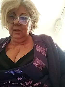 Snapshot of Merilulla chatting on 02-16-25, 01:05 Merilulla online show from 02-16-25, 01:05