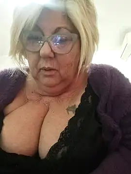 Snapshot of Merilulla chatting on 02-24-25, 04:38 Merilulla online show from 02-24-25, 04:38