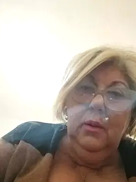 Snapshot of Merilulla chatting on 02-25-25, 05:04 Merilulla online show from 02-25-25, 05:04