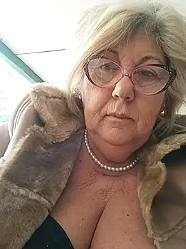 Snapshot of Merilulla chatting on 03-01-25, 11:50 Merilulla online show from 03-01-25, 11:50