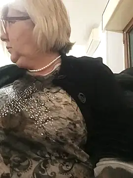 Snapshot of Merilulla chatting on 03-03-25, 12:15 Merilulla online show from 03-03-25, 12:15