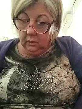 Snapshot of Merilulla chatting on 03-04-25, 02:32 Merilulla online show from 03-04-25, 02:32