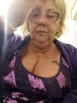 Snapshot of Merilulla chatting on 03-06-25, 01:48 Merilulla online show from 03-06-25, 01:48