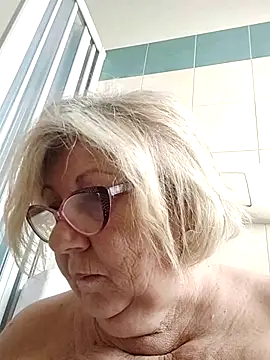 Snapshot of Merilulla chatting on 03-08-25, 10:54 Merilulla online show from 03-08-25, 10:54