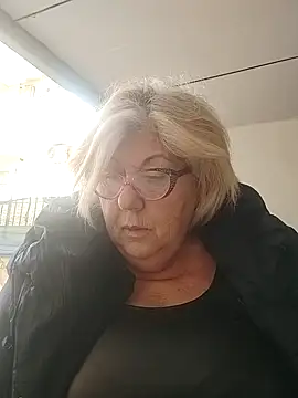 Snapshot of Merilulla chatting on 03-09-25, 01:48 Merilulla online show from 03-09-25, 01:48