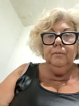 Snapshot of Merilulla chatting on 09-25-25, 12:47 Merilulla online show from 09-25-25, 12:47