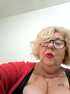 Snapshot of Merilulla chatting on 11-07-25, 01:22 Merilulla online show from 11-07-25, 01:22