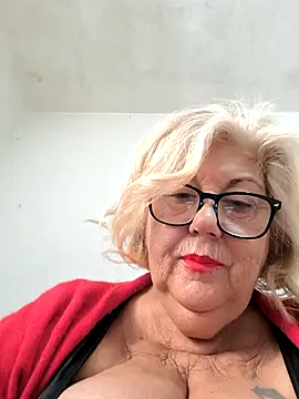 Snapshot of Merilulla chatting on 11-08-25, 01:44 Merilulla online show from 11-08-25, 01:44