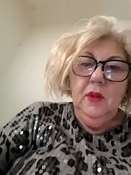 Snapshot of Merilulla chatting on 11-21-25, 11:42 Merilulla online show from 11-21-25, 11:42