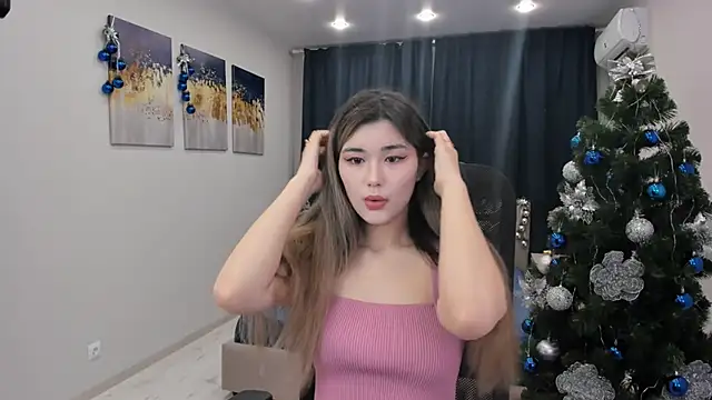 Snapshot of AnneTLi chatting on 12-17-24, 03:39 AnneTLi online show from 12-17-24, 03:39