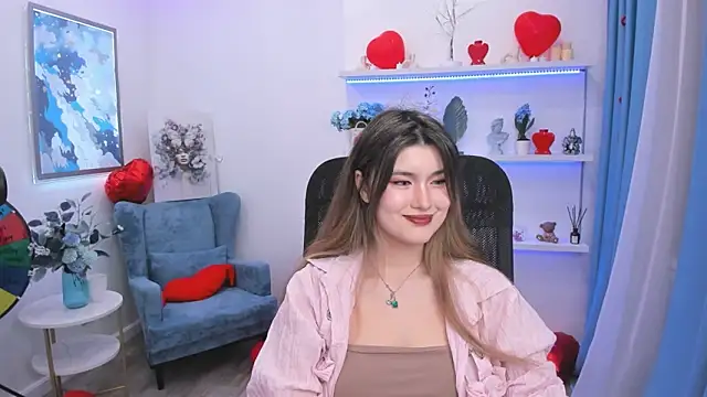 AnneTLi online show from 02-10-26, 07:18