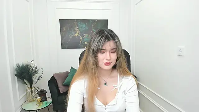 AnneTLi online show from 04-21-26, 03:46