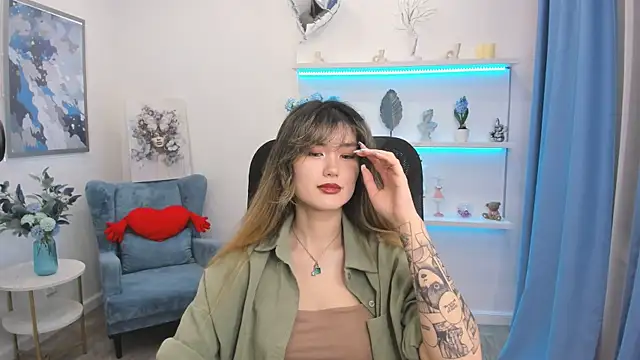 AnneTLi online show from 06-09-26, 03:18