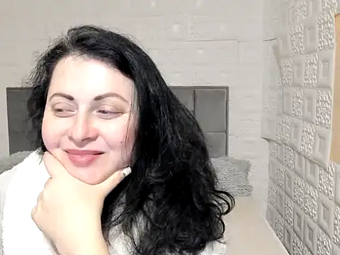 Lillian2 online show from 02-16-25, 02:21