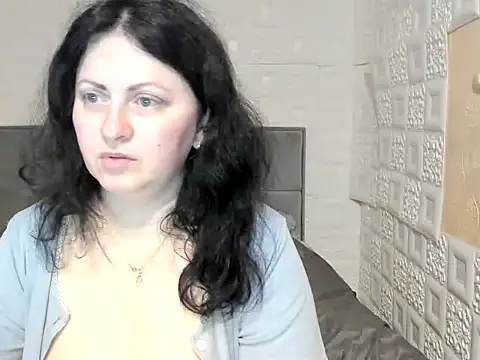 Lillian2 online show from 03-16-25, 06:09