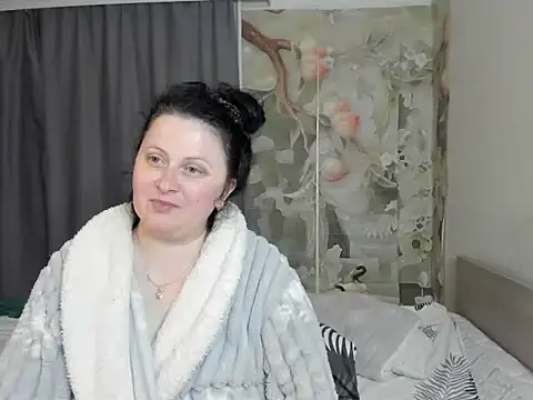 Lillian2 online show from 05-25-26, 08:48