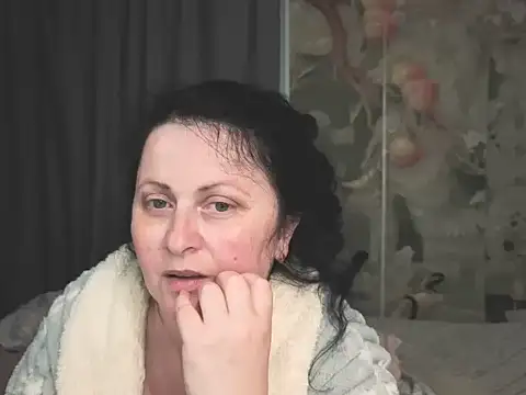Lillian2 online show from 06-14-26, 02:41