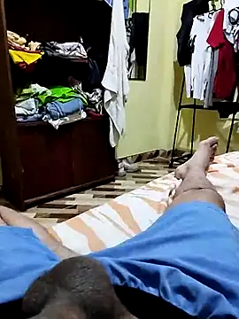 Snapshot of Onetwone chatting on 02-21-25, 10:17 Onetwone online show from 02-21-25, 10:17