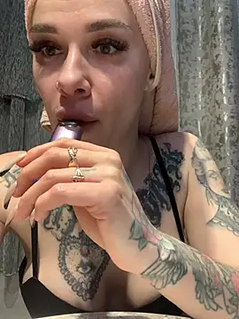 Queen of pain online show from 02-28-25, 05:37