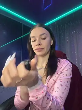 Queen of pain online show from 11-12-25, 05:41