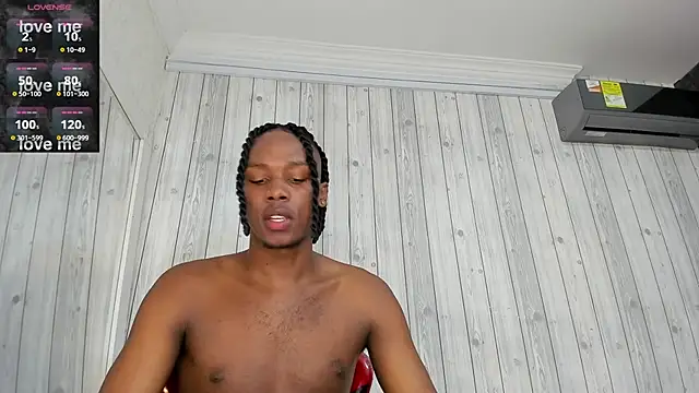 Snapshot of DominicSccott chatting on 02-02-25, 12:02 DominicSccott online show from 02-02-25, 12:02